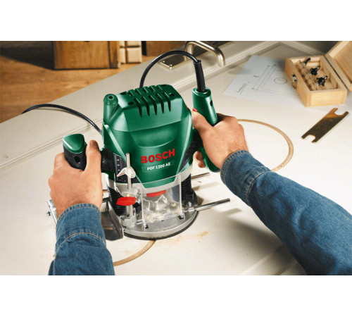 Вертикальная фрезерная машина Bosch POF 1200 AE
