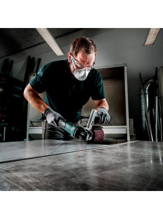 Щеточный шлифователь Metabo SE 17-200 RT 602259000