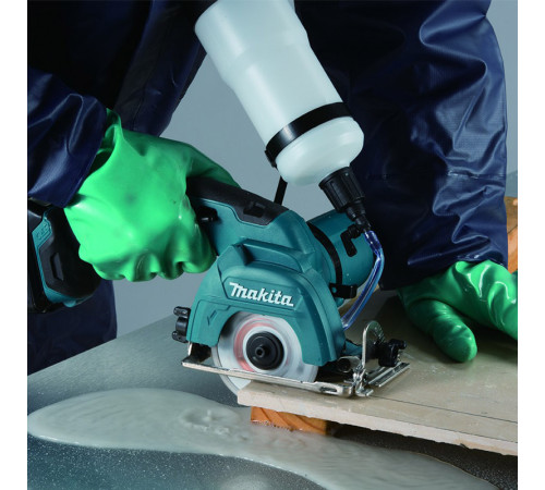 Аккумуляторная алмазная пила Makita CC301DWAE